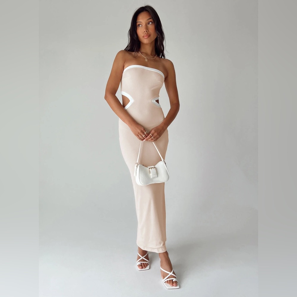 🆕(NWT) PRINCESS POLLY Greta Strapless Maxi Dress in Beige. Size US 8